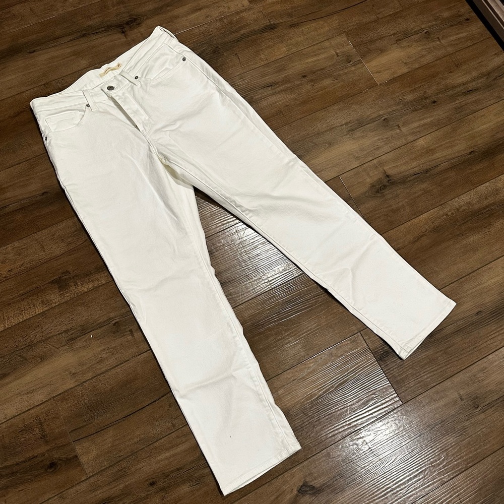 White Levi’s Classic Straight Jeans - WaterLess Technology Size 30
